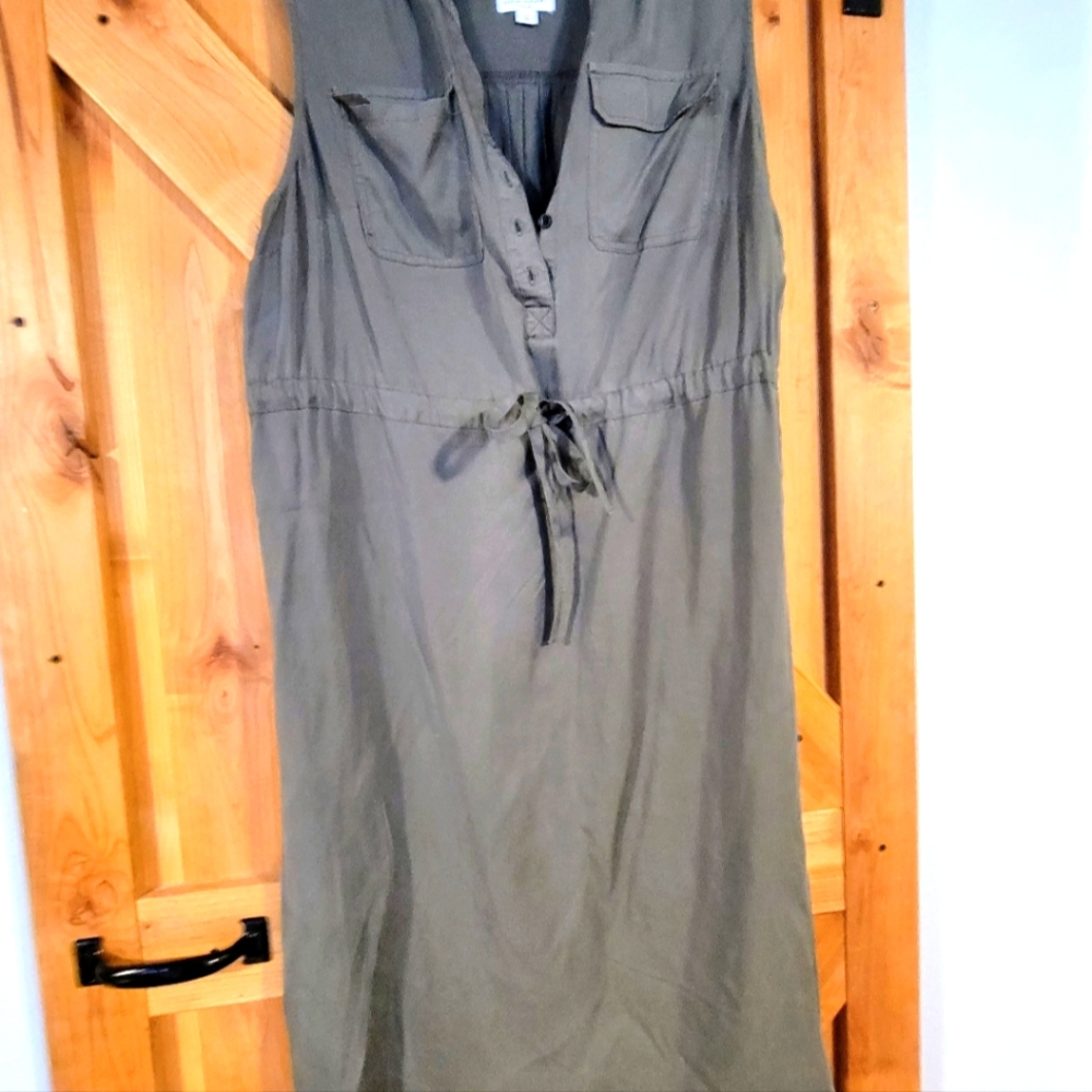 Liz Lange Maternity Dress Sage Green XL button front, tie waist, sleeveless